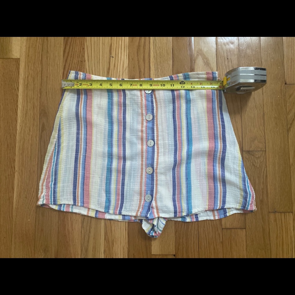 Forever 21 colorful linen skort with buttons - Picture 6 of 8